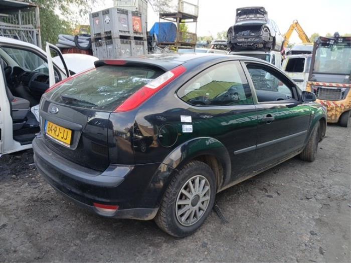 Ford Focus 2 1.6 Ti-VCT 16V Samochód złomowany (2005, Czarny)