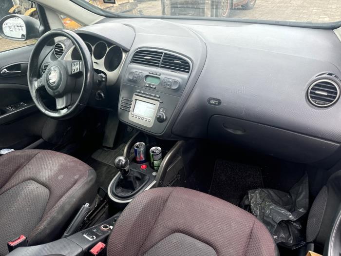 Seat Altea 1.9 TDI 105 Samochód złomowany (2004, Czarny)