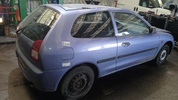 Mitsubishi Colt 1.3 GL,GLX 12V Samochód złomowany (2000, Niebieski)