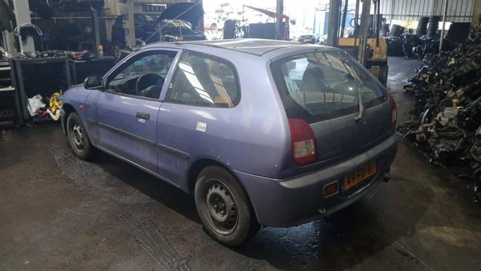 Mitsubishi Colt 1.3 GL,GLX 12V Samochód złomowany (2000, Niebieski)