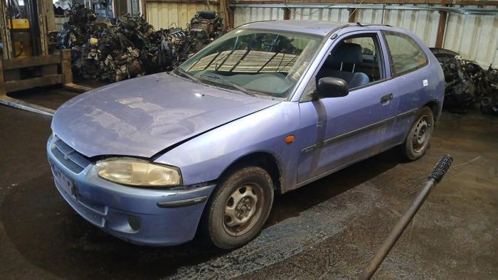 Mitsubishi Colt 1.3 GL,GLX 12V Samochód złomowany (2000, Niebieski)