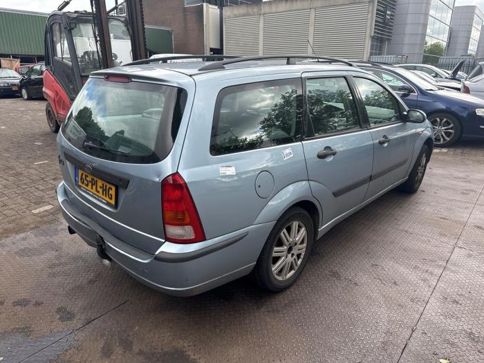 Ford Focus 1 Wagon 1.6 16V Samochód złomowany (2004, Szary)