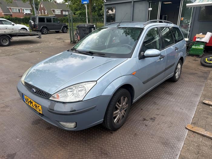 Ford Focus 1 Wagon 1.6 16V Samochód złomowany (2004, Szary)