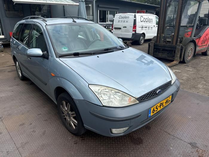 Ford Focus 1 Wagon 1.6 16V Samochód złomowany (2004, Szary)
