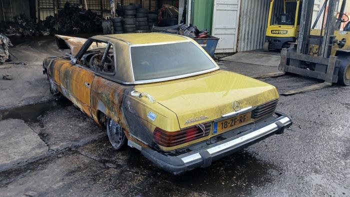 Mercedes SL Samochód złomowany (1980, Zólty)