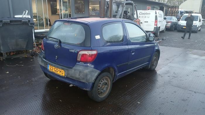 Toyota Yaris 1.0 16V VVT-i Skrotfordon (2000, BLAUW)