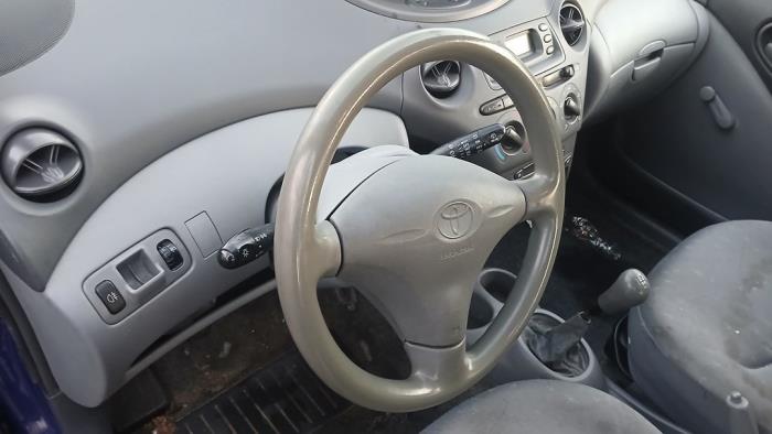 Toyota Yaris 1.0 16V VVT-i Skrotfordon (2000, BLAUW)