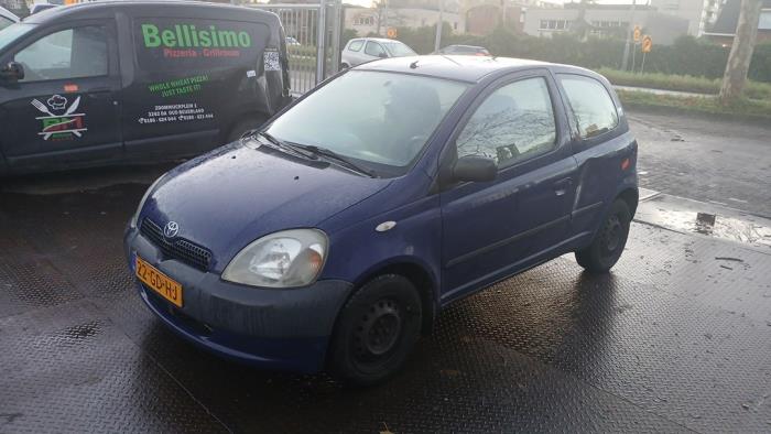 Toyota Yaris 1.0 16V VVT-i Skrotfordon (2000, BLAUW)