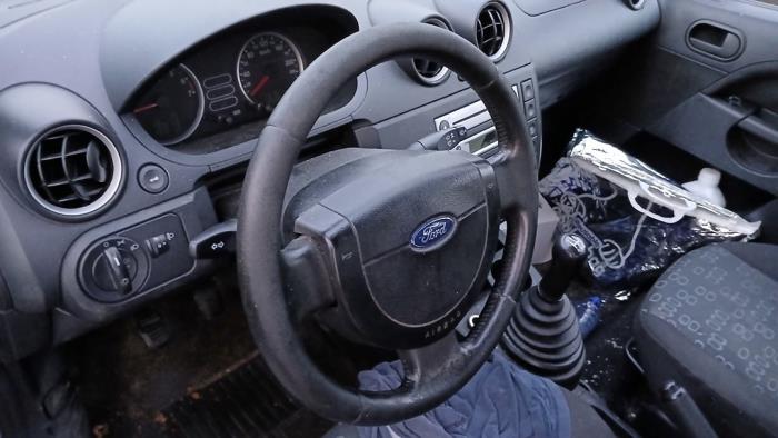 Ford Fiesta 5 1.25 16V Sloopvoertuig (2003, Grijs)