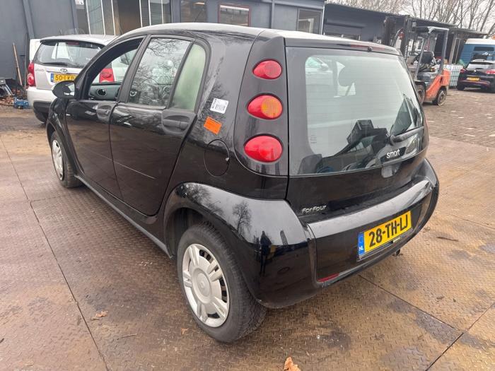 Smart Forfour 1.0 12V Sloopvoertuig (2006, Zwart)