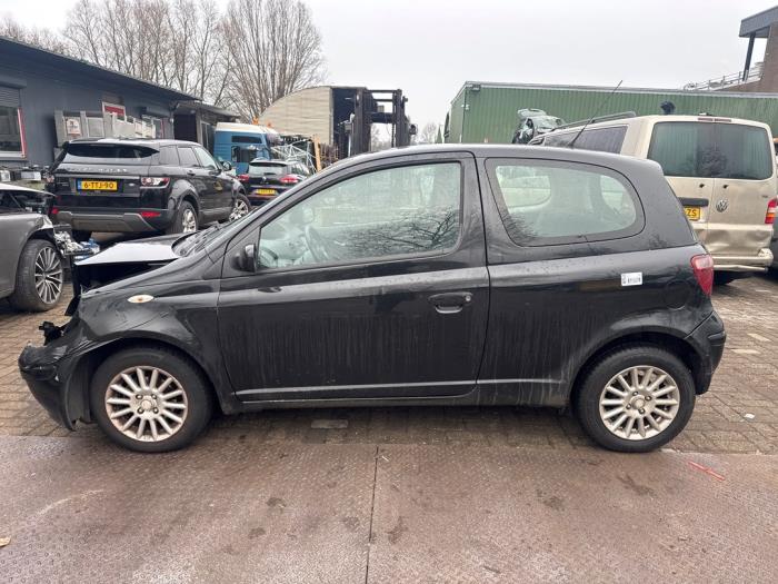 Toyota Yaris 1.3 16V VVT-i Sloopvoertuig (2004, Zwart)