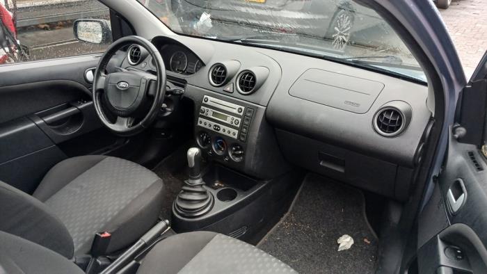Ford Fiesta 5 1.3 Skrotfordon (2005, BLAUW)