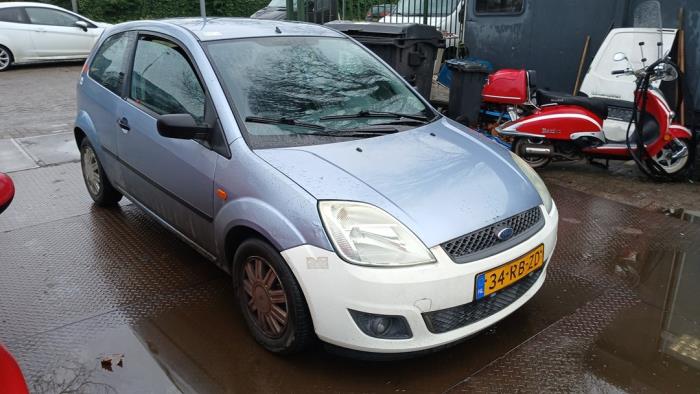Ford Fiesta 5 1.3 Skrotfordon (2005, BLAUW)