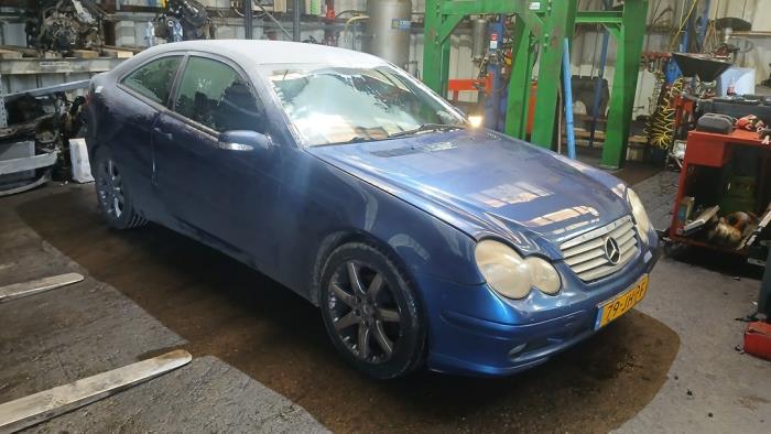 Mercedes C Sportcoupé 2.0 C-200K 16V Sloopvoertuig (2002, Blauw)