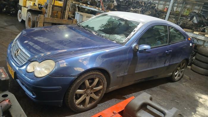 Mercedes C Sportcoupé 2.0 C-200K 16V Sloopvoertuig (2002, Blauw)