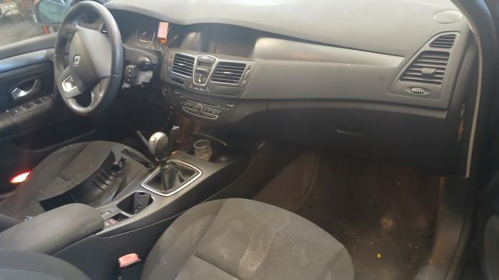 Renault Laguna III 2.0 16V Sloopvoertuig (2009, Zwart)