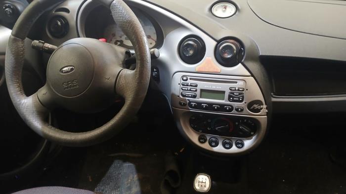 Ford Ka I 1.3i Skrotfordon (2005, GRIJS)