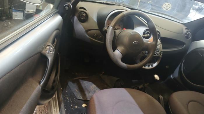 Ford Ka I 1.3i Skrotfordon (2005, GRIJS)