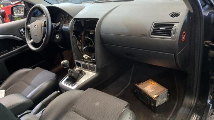 Ford Mondeo III 1.8 16V Sloopvoertuig (2006, Zwart)