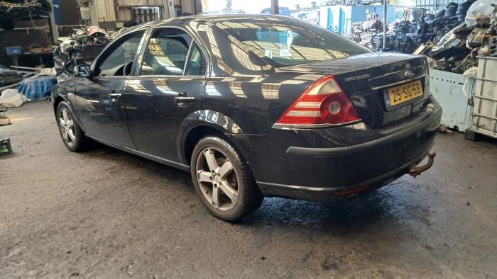 Ford Mondeo III 1.8 16V Sloopvoertuig (2006, Zwart)