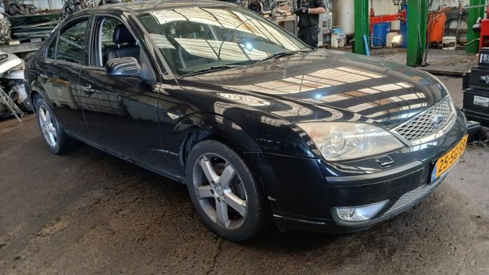Ford Mondeo III 1.8 16V Sloopvoertuig (2006, Zwart)