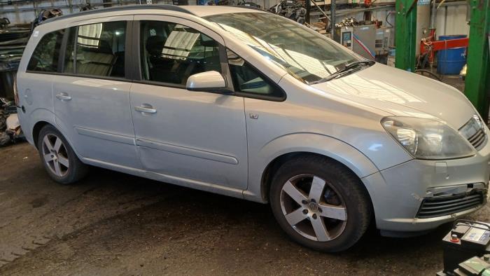Opel Zafira 1.8 16V Ecotec Skrotfordon (2005, GRIJS)
