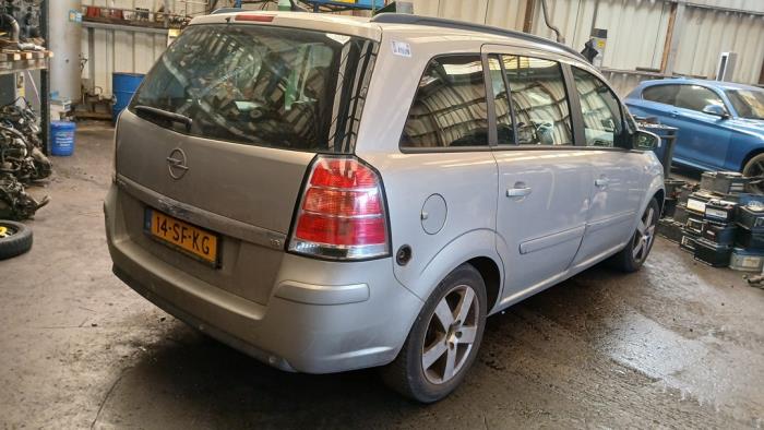 Opel Zafira 1.8 16V Ecotec Skrotfordon (2005, GRIJS)
