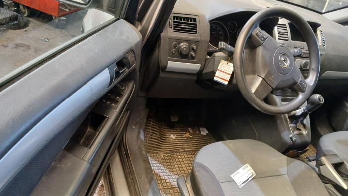 Opel Zafira 1.8 16V Ecotec Skrotfordon (2005, GRIJS)