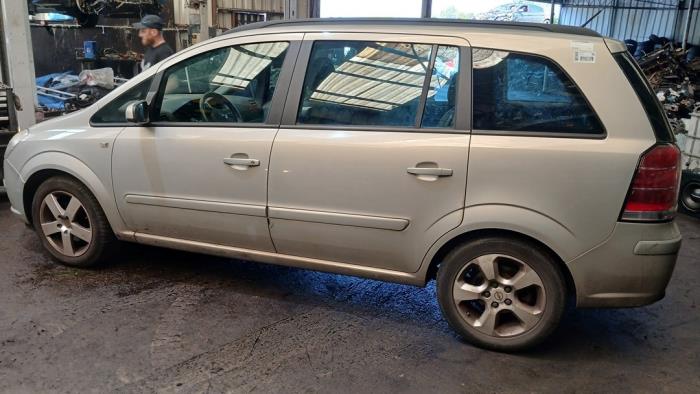 Opel Zafira 1.8 16V Ecotec Skrotfordon (2005, GRIJS)
