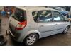 Renault Scénic II 2.0 16V Skrotfordon (2004, GRIJS)