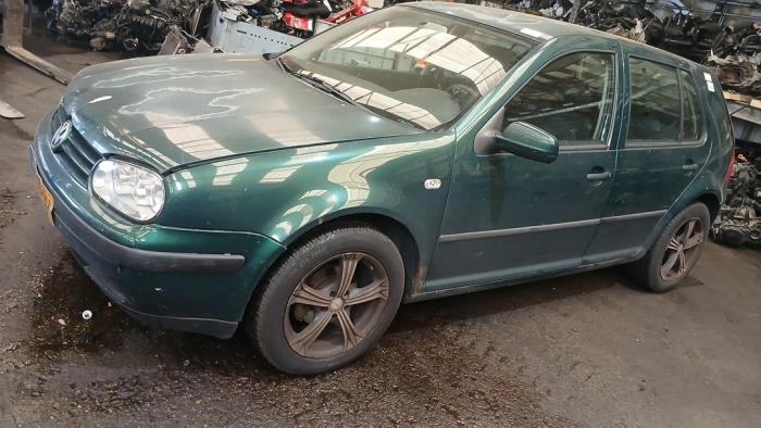 Volkswagen Golf IV 1.6 16V Skrotfordon (2002, GROEN)