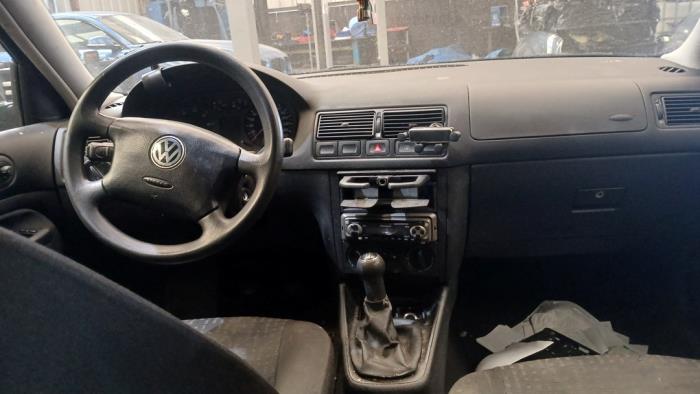 Volkswagen Golf IV 1.6 16V Skrotfordon (2002, GROEN)