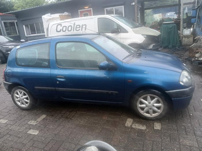 Renault Clio II 1.6 RN, RT Skrotfordon (1999, BLAUW)