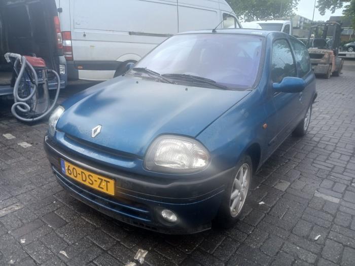 Renault Clio II 1.6 RN, RT Skrotfordon (1999, BLAUW)
