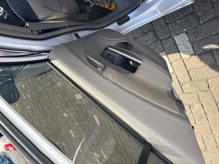 Honda Insight 1.3 16V VTEC Samochód złomowany (2009, Bialy)