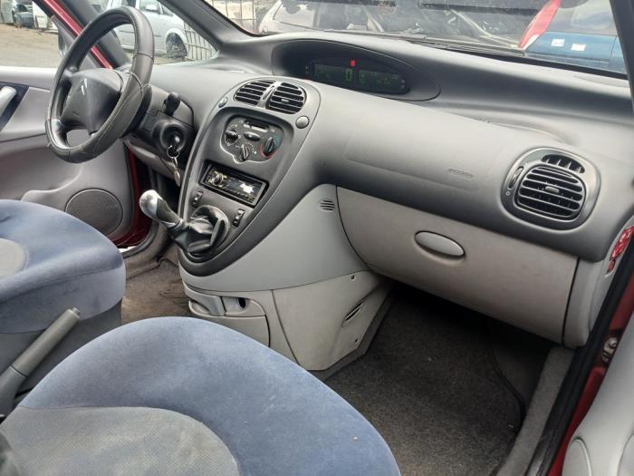 Citroen Xsara Picasso 1.6i 16V Sloopvoertuig (2007, Rood)