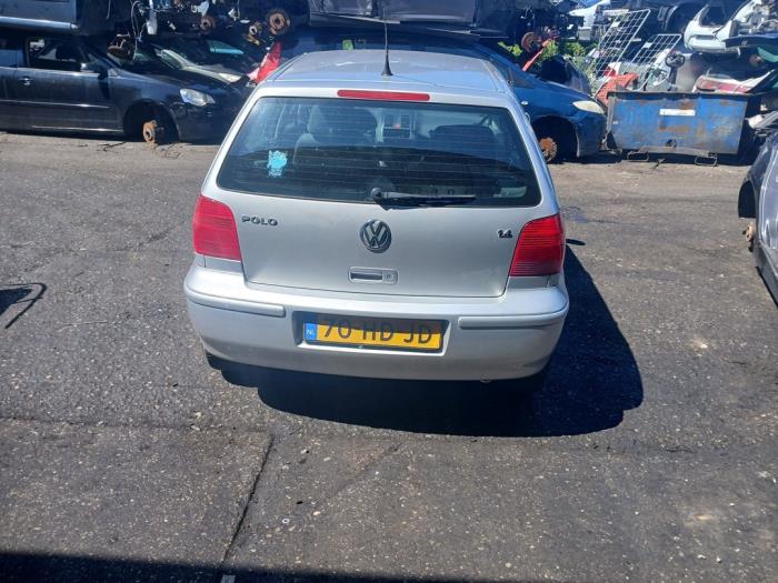 Volkswagen Polo III 1.4 16V 75 Skrotfordon (2001, GRIJS)