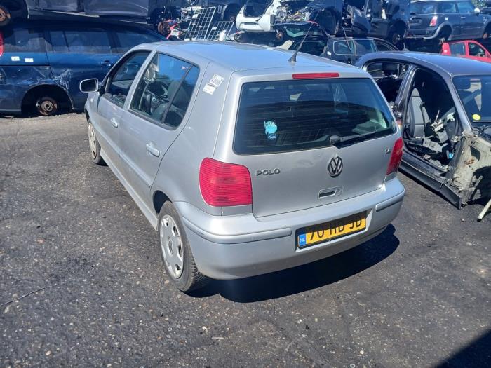 Volkswagen Polo III 1.4 16V 75 Skrotfordon (2001, GRIJS)