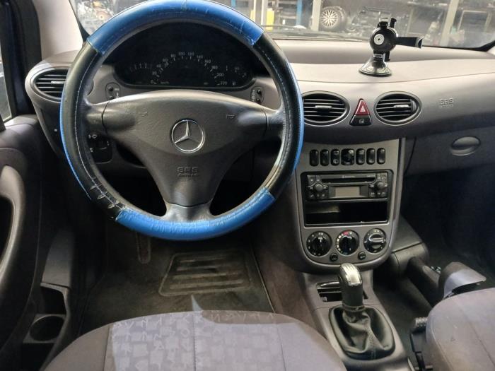 Mercedes A 1.4 A-140 Skrotfordon (2003, BLAUW)