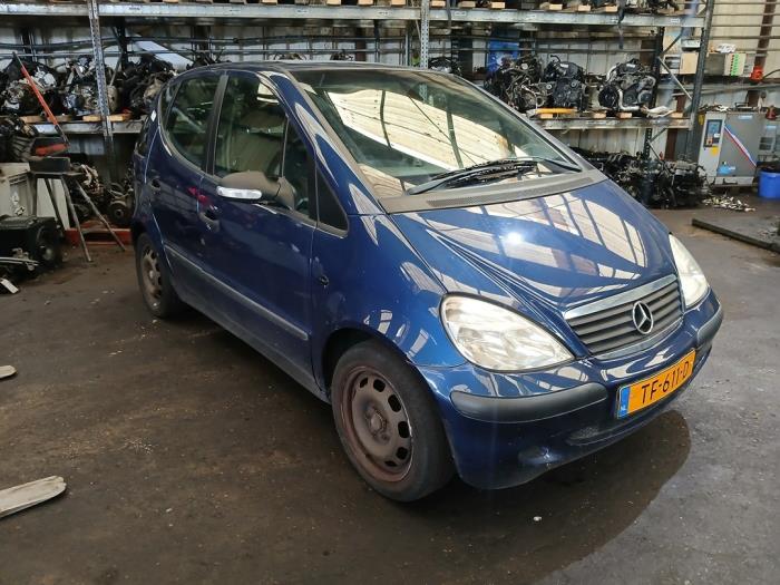 Mercedes A 1.4 A-140 Skrotfordon (2003, BLAUW)