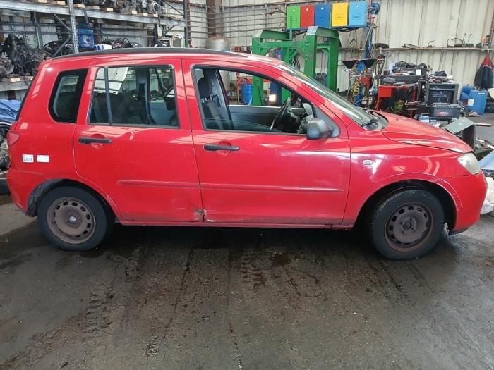 Mazda 2 1.25 16V Samochód złomowany (2004, Czerwony)