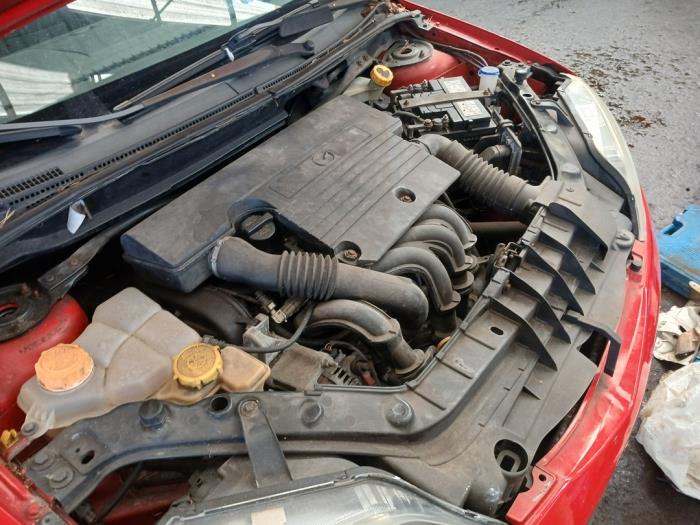 Mazda 2 1.25 16V Samochód złomowany (2004, Czerwony)