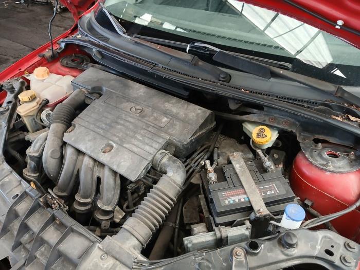 Mazda 2 1.25 16V Samochód złomowany (2004, Czerwony)