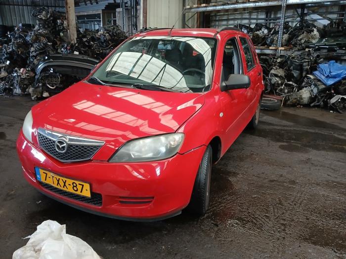 Mazda 2 1.25 16V Samochód złomowany (2004, Czerwony)