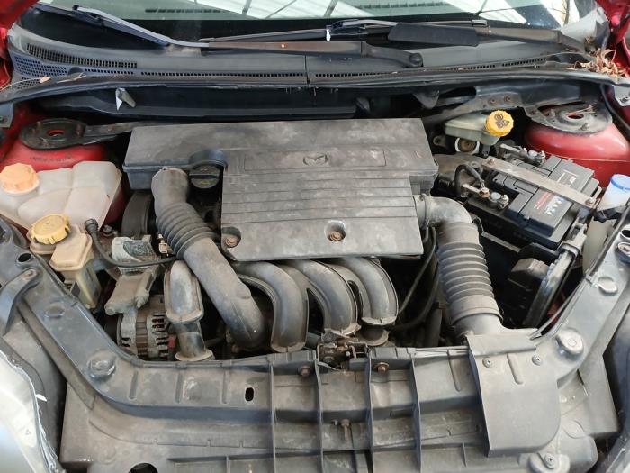 Mazda 2 1.25 16V Samochód złomowany (2004, Czerwony)