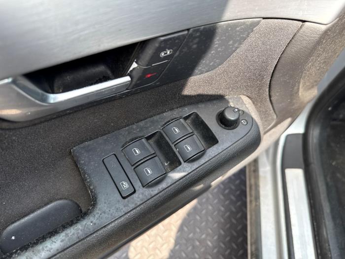 Audi A4 Avant 2.0 TFSI 20V Skrotfordon (2006, GRIJS)