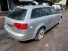 Audi A4 Avant 2.0 TFSI 20V Skrotfordon (2006, GRIJS)