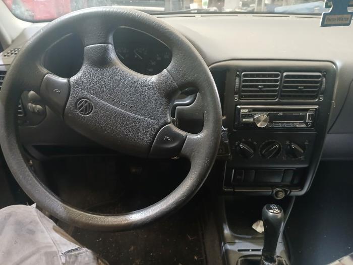 Volkswagen Polo III 1.4i 60 Skrotfordon (1999, GROEN)