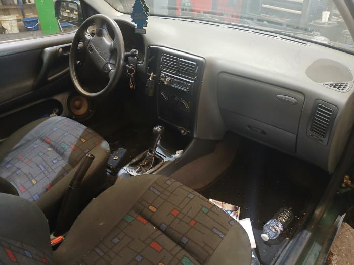 Volkswagen Polo III 1.4i 60 Skrotfordon (1999, GROEN)