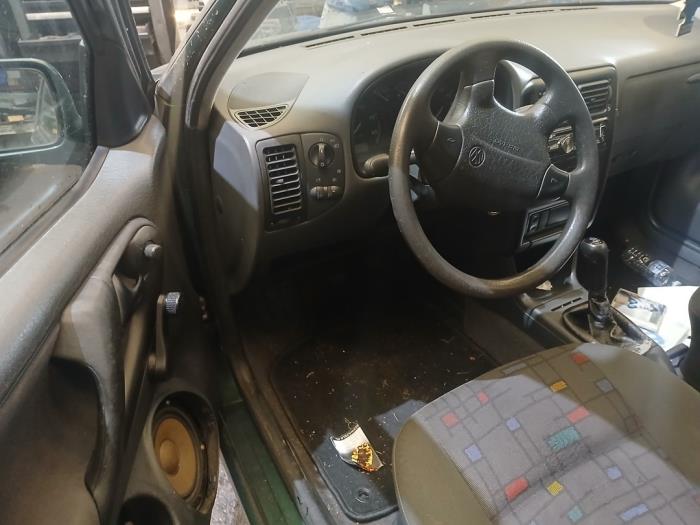 Volkswagen Polo III 1.4i 60 Skrotfordon (1999, GROEN)